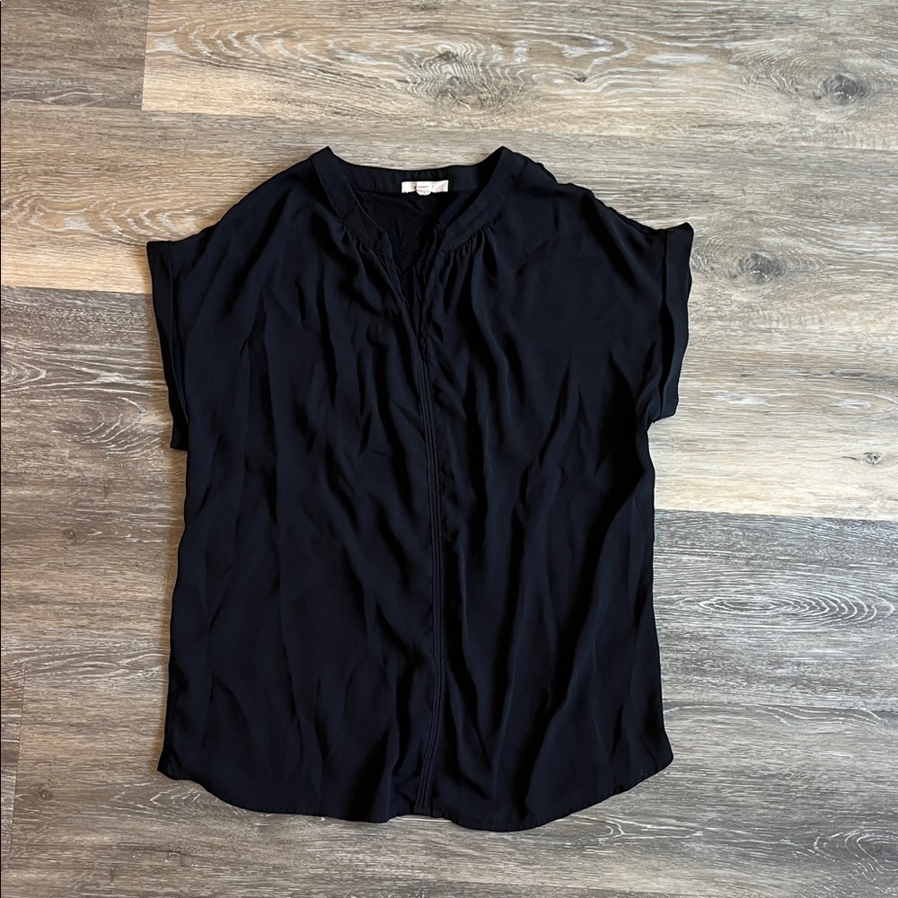Pleione Black Short Sleeve Blouse